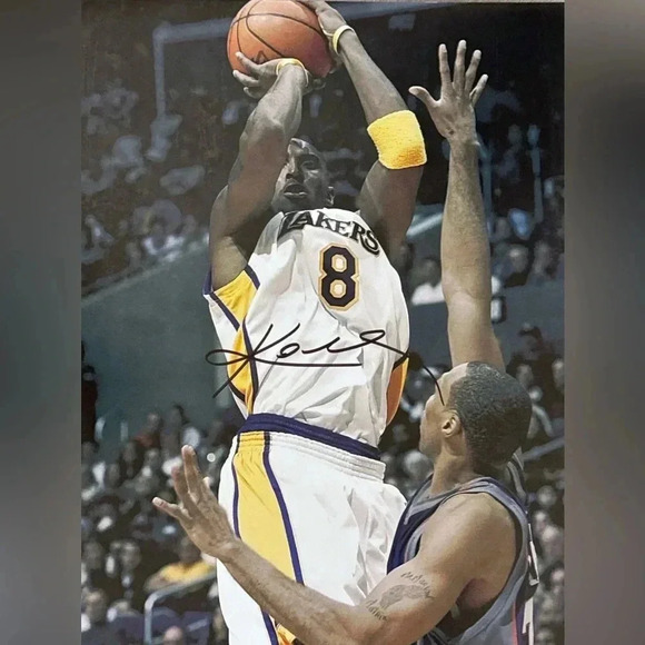 Kobe Bryant autographed photo - Picture 1 of 1